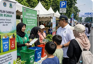 Kegiatan edukasi pemilahan sampah kepada warga